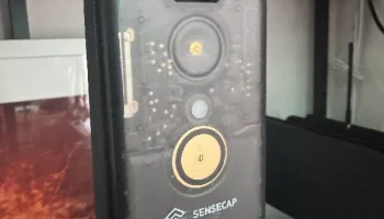 Зарядная подставка/шайба Seeed Studio Sensecap T1000-E с ..