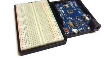 Arduino Uno + чехол/держатель для макетной платы............