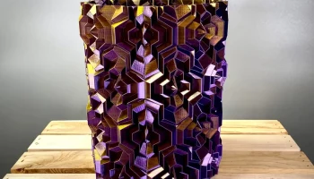 Ваза с волнистой поверхностью Tetrahex...