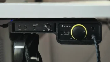 Fiio K7 и BTA30 Pro для крепления под столом (V2) - гориз..