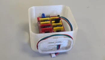 Корпус для Arduino Uno с шилдом драйвера ЧПУ............ 1