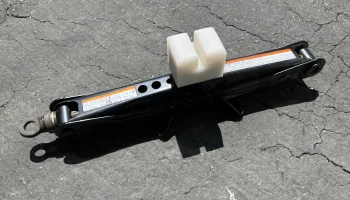 Toyota Compact Scissor Jack Pinch Weld Pad 4
