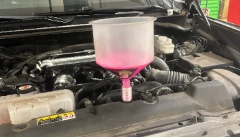 Переходник воронки охлаждающей жидкости Toyota Tundra....... 2