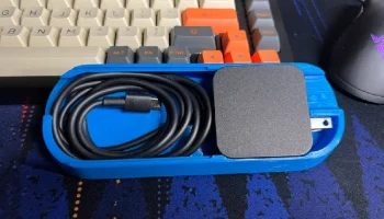Зарядное устройство Steamdeck USB-C со встроенной подставкой 1