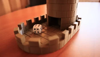 Башня для игры в кости с переменной высотой...... 2