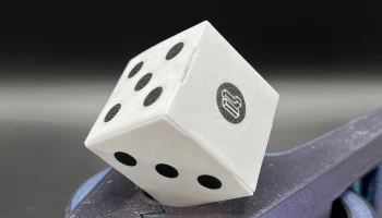 Плоская складная игральная кость (кубики)........ 8