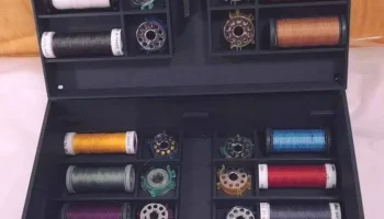 Bo&icirc;te &agrave; couture pour mobile et canette / Прочная шпульная..