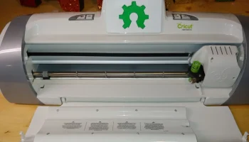 Крепление Cricut Expressions 2 для платы управления ESP32.. 2