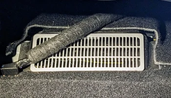 Напольная вентиляционная решетка/крышка Tesla Model 3 Напольная вентиляционная решетка/крышка Tesla Model 3