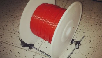 Полностью регулируемый держатель катушки.........