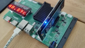 Задняя панель вычислительного модуля Raspberry Pi с 4 мод... 3