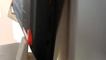 Настенное крепление для ноутбука...... 1