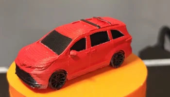 Игрушечная модель автомобиля Toyota Sienna............ 1