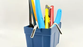ОБНОВЛЕННЫЙ миниатюрный контейнер для хранения Rubbermaid.. 1
