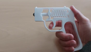 Spring Gun - стреляет искусственными пулями и какашками..... 6