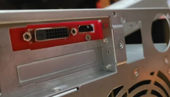 Низкопрофильный кронштейн PCIE для Gigabyte GT 1030 (QNAP...