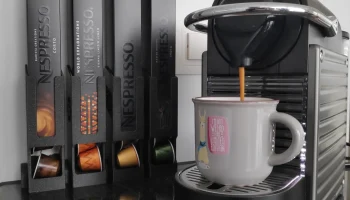 Изготовленный на заказ дозатор капсул Nespresso......... Изготовленный на заказ дозатор капсул Nespresso.........