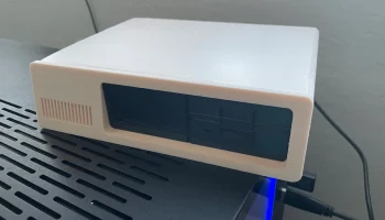 Портативный жесткий диск IBM PC XT в стиле ретро......