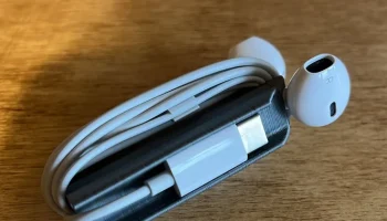 Держатель наушников Apple EarPods/вкладышей, упаковка (USB-C