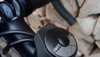 Впереди - USB-зарядное устройство 1
