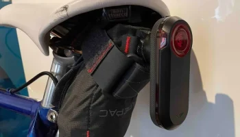 Четвертьоборотный зажим для седельной сумки Garmin Varia ...