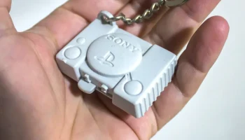 Брелок для ключей PlayStation без поддержки...... Брелок для ключей PlayStation без поддержки......