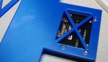 Крепление для макетной платы Arduino Uno............ 1