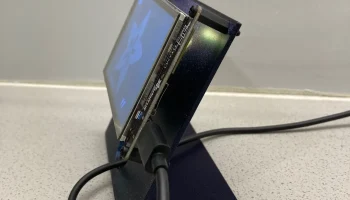 Дисплей Adafruit PyPortal Titano 1