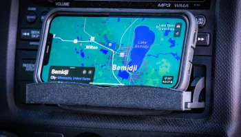Крепление на полку Honda Ridgeline для iPhone 12 Pro Max.... 1