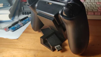 Конструкция держателя контроллера Xbox One для аккумулято... Конструкция держателя контроллера Xbox One для аккумулято...