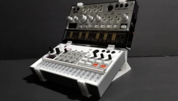 Двойная подставка Korg Volca (переработана для поддержки дву