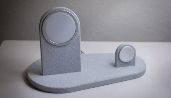Подставка для зарядки MagSafe (режим ожидания)......... 1