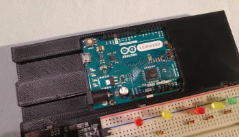 Держатель макетной платы Arduino 1