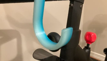 Peloton Bike+ Крючок для полотенца 3