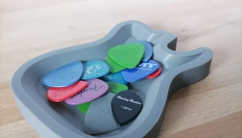 Коробка медиаторов Tele Guitar 1
