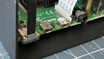Крепление, позволяющее PiKVM DIY использовать металлическ.. 6