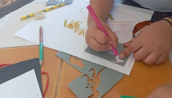 Трафаретные карточки с динозаврами......... 1