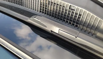HONDA Civic MK8 Krytka ram&eacute;nek stěračů / Крышка рычага ст... 2