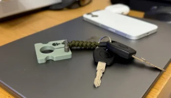 EDC BitTag - брелок с держателем бит 2