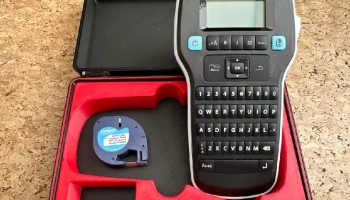Прочный ящик для этикетировщика Dymo 160........ 1