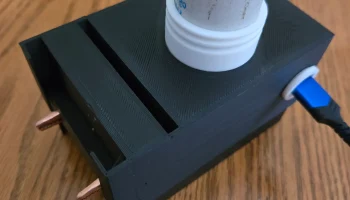 Портативный фонарь и зарядная станция USB, работающая от .. 2