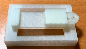 Вертикальное крепление на DIN-рейку для прототипа платы A.. 2