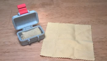 Прочная коробка для чистящей ткани........