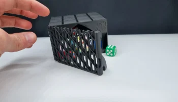 Dice Jail: распечатанный на месте тюремный реквизит и коробк 9