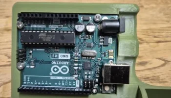 Держатель макетной платы Arduino Uno (с резьбой)............ 1