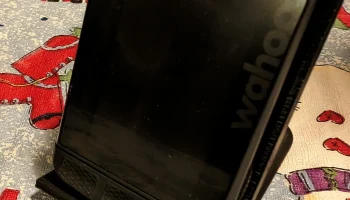 Подставка для тренировок в помещении Wahoo Elemnt Roam...... 1
