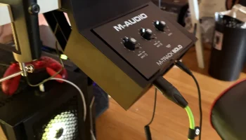 M-Audio M-track Solo наклонное настольное крепление...... 3