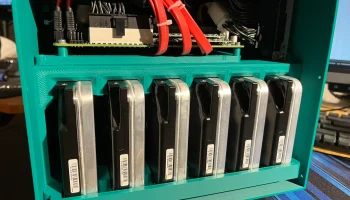 NAS-хранилище с 6 отсеками ITX 3