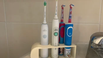 Держатель электрических зубных щеток для всей семьи (2x Philips Sonicare + 2x Oral B)
