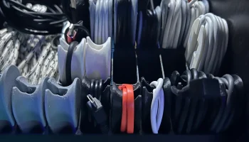 Органайзеры для хранения USB-кабелей......... 1